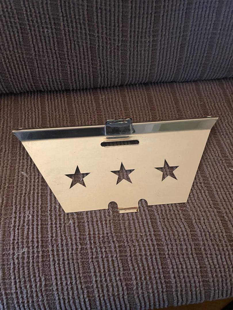 日野グランドプロフィアバッテリーカバーと押さえと前面パネル3点セット