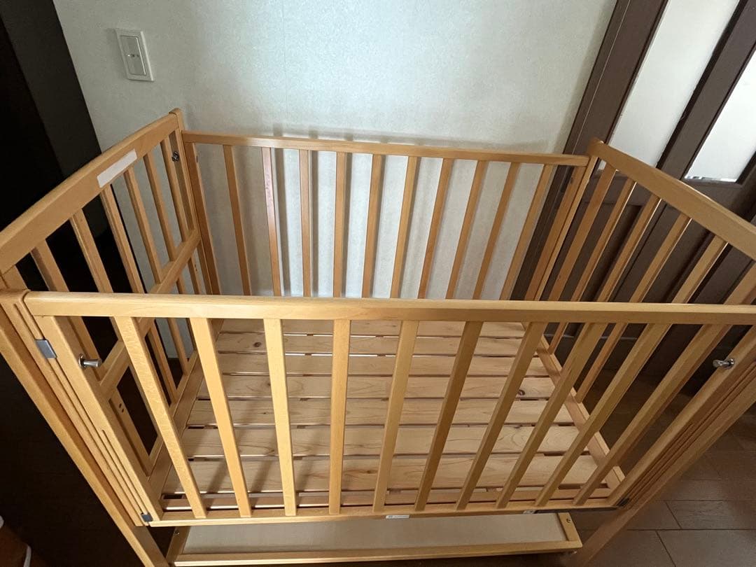【直接引き渡し】徳島県 ベビーベッド　ヤマサキハイタイプ2ドアオープン2段階調整
