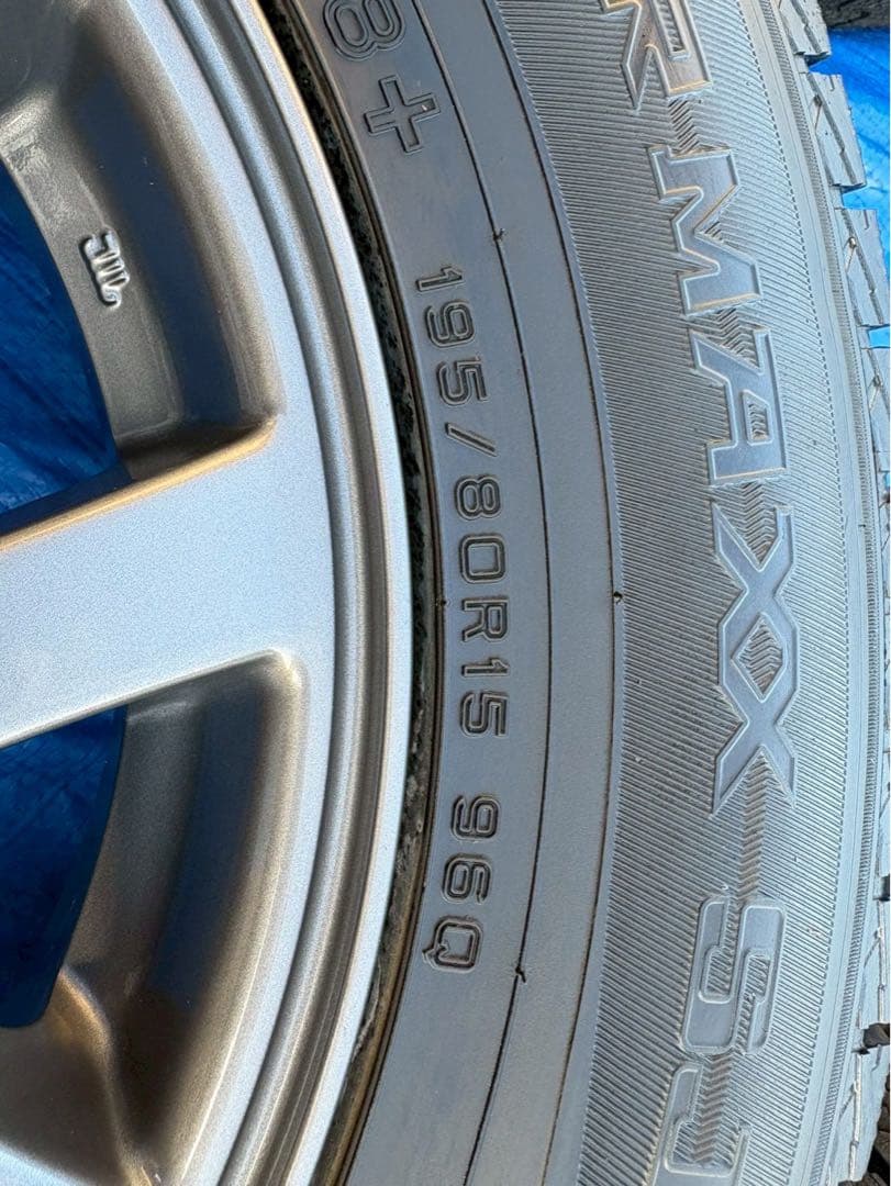 【⭐︎年末最終セール中⭐︎】ダンロップ 195/80R15 タイヤ・ホイールセット