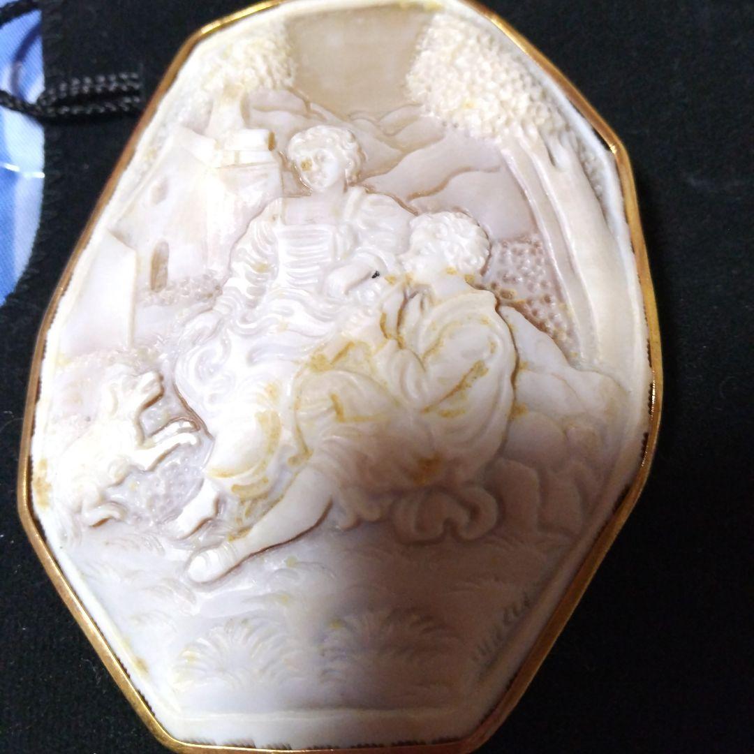 カメオ八角形ペンダント 浮彫り