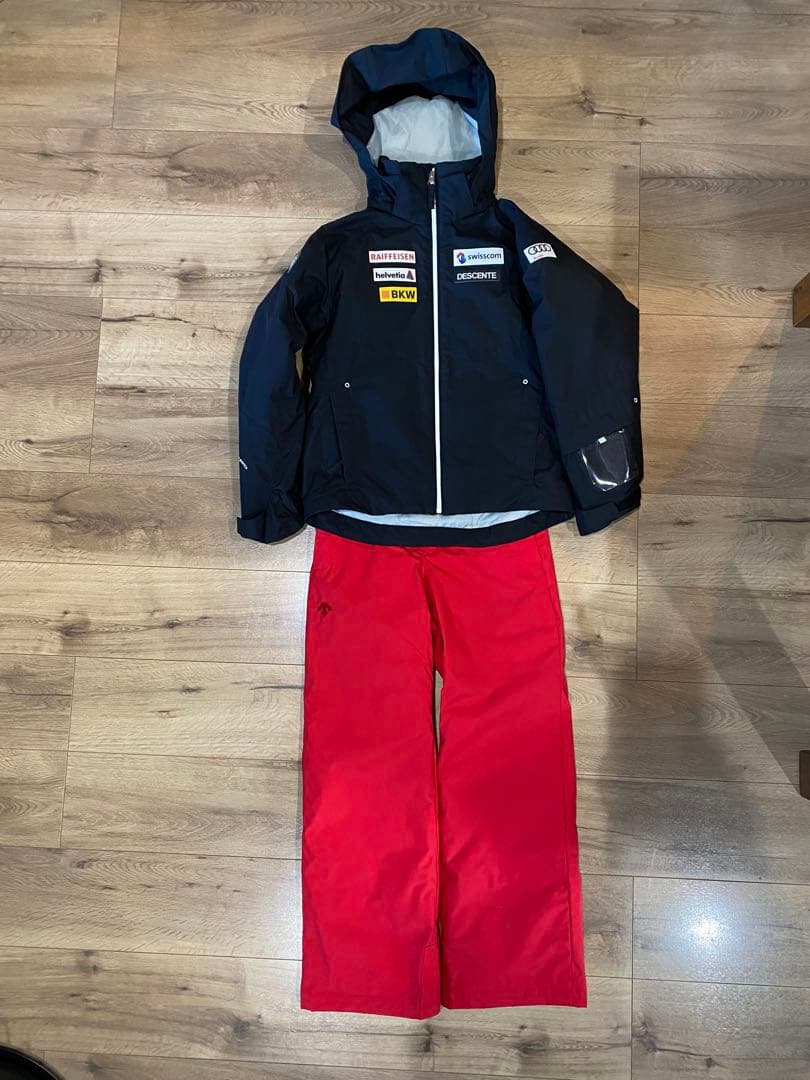 DESCENTE スキーウェア 黒 赤