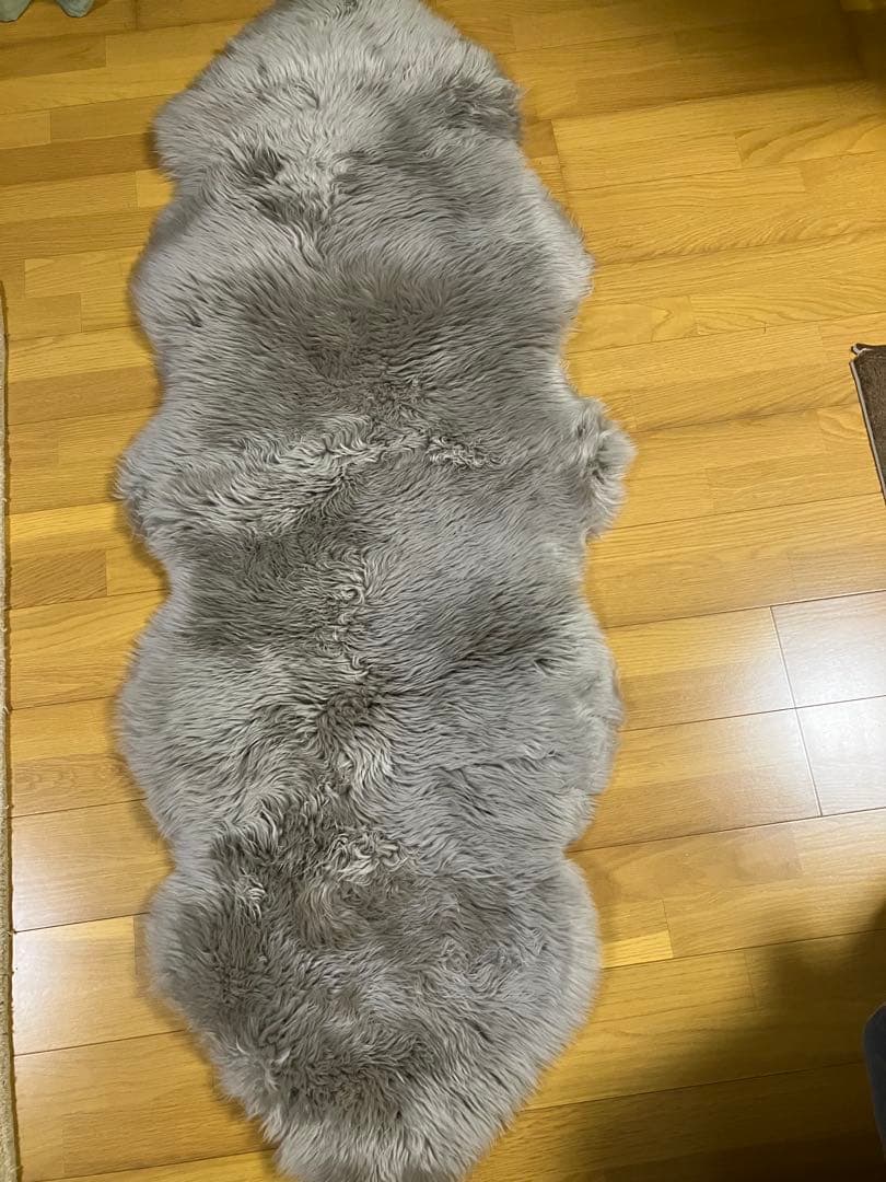美品！ムートンラグ187×68cm