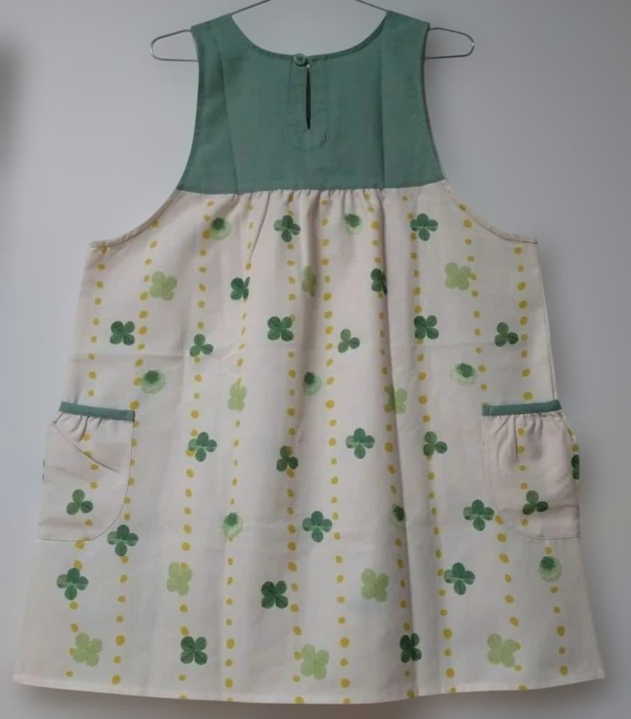 【土日限定割引中】セット商品　くまのがっこうエプロン　学研　すてきな先生