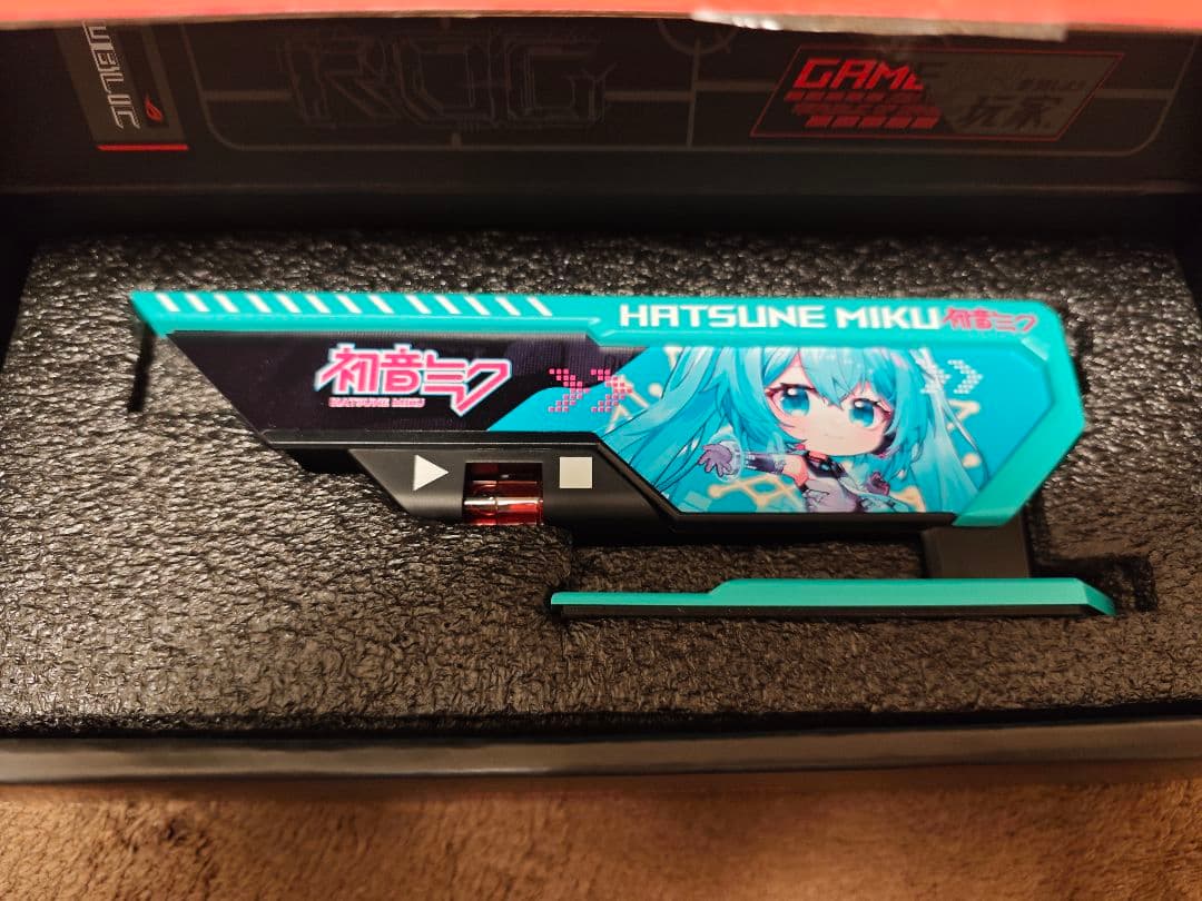 カスタム品 HATSUNE MIKU ROG HERCULX グラボホルダー