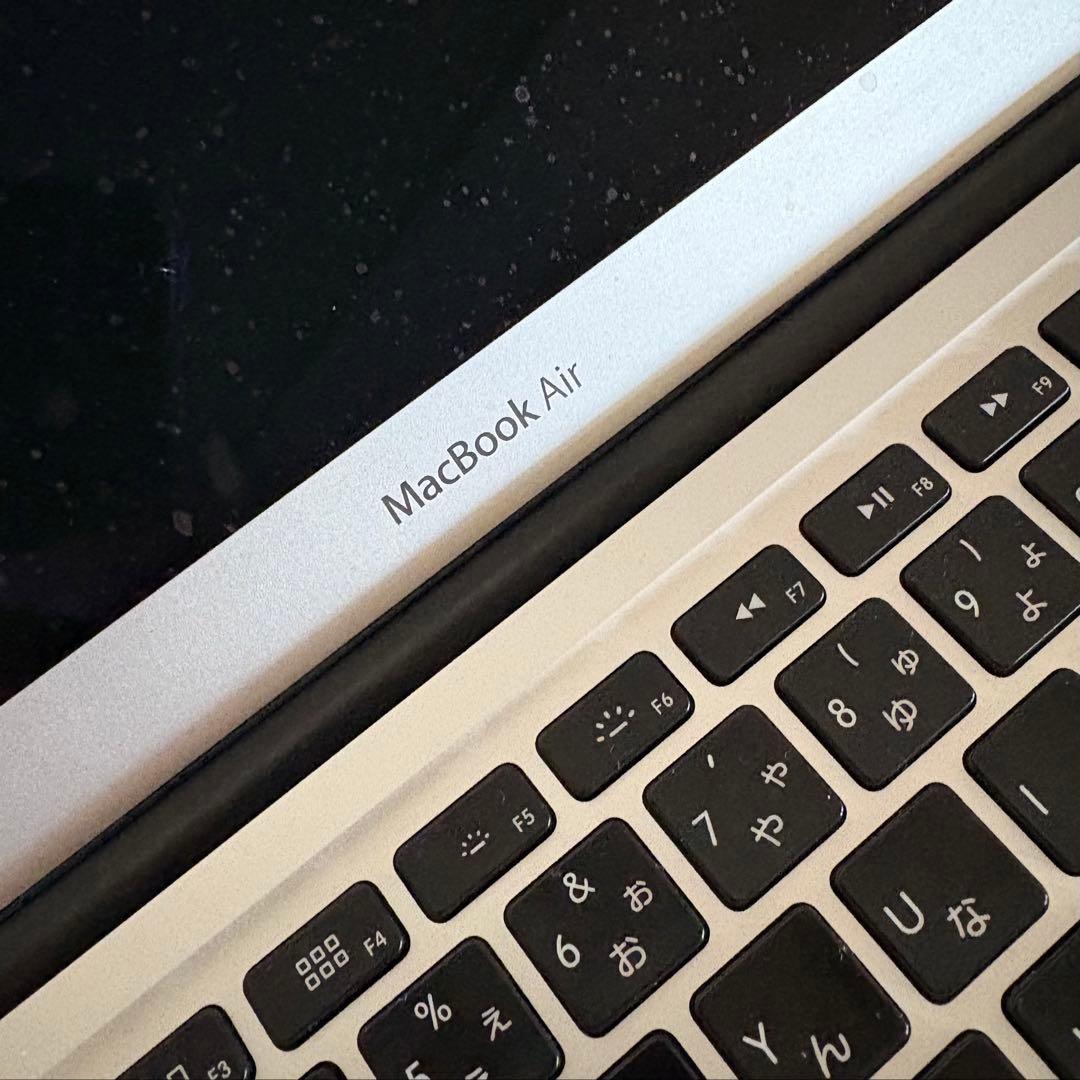 MacBook Air 13インチ 2011年 i7/4GB/SSD 初期化済