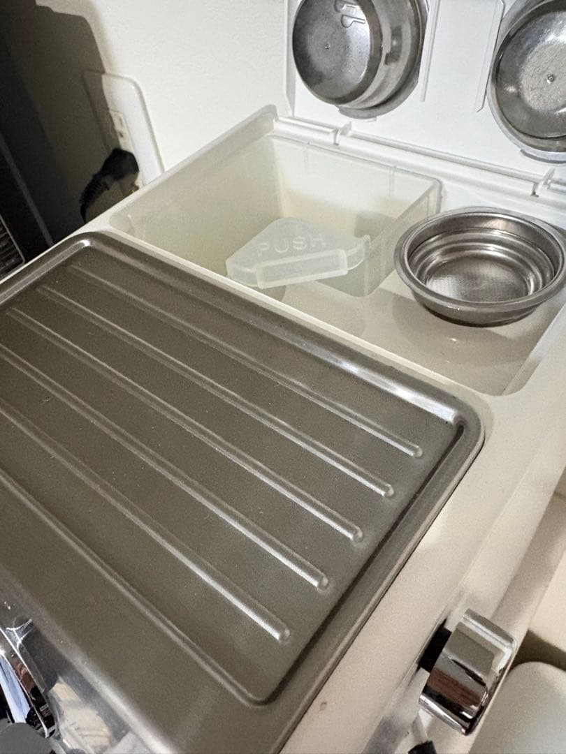 DeLonghi エスプレッソマシン　ECP3220J