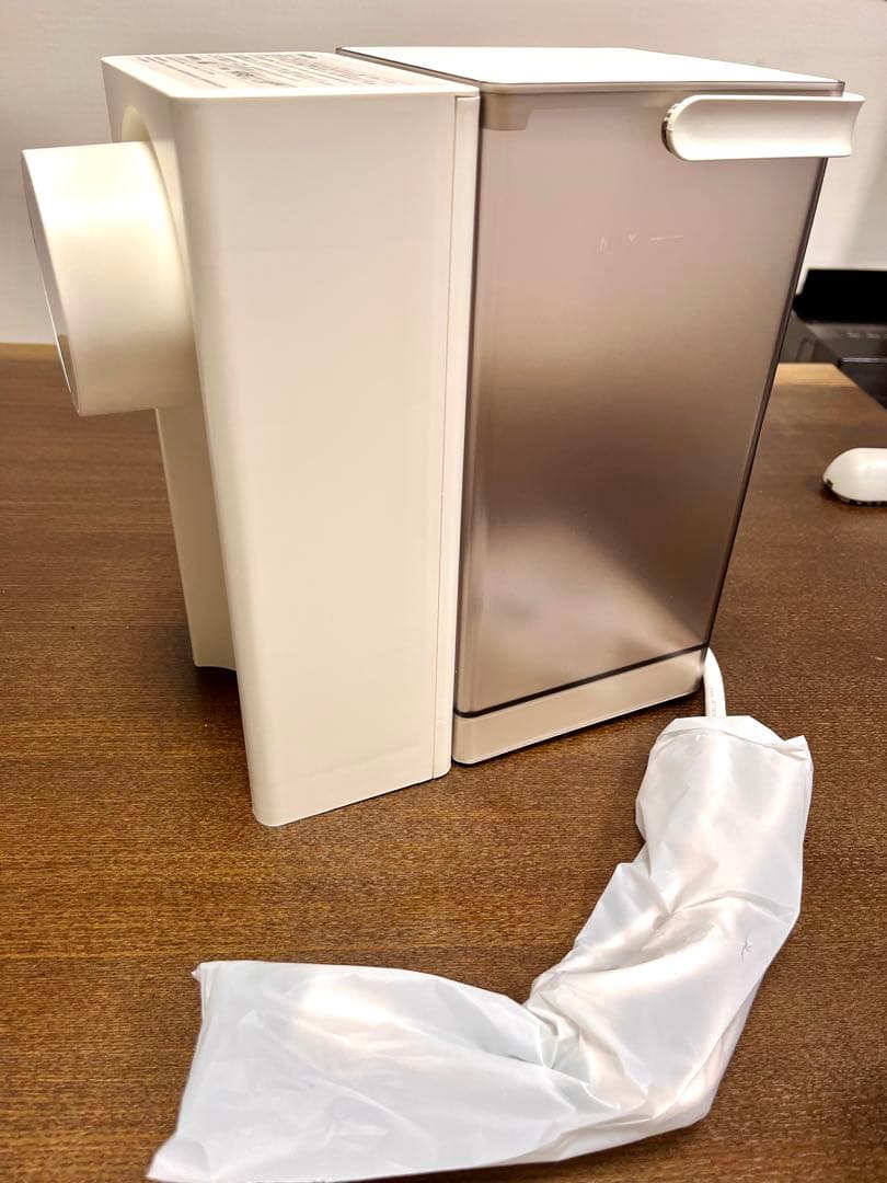 ウォーターサーバー 湯沸かしポット　卓上　電気ケトル　3L 大容量　ホワイト