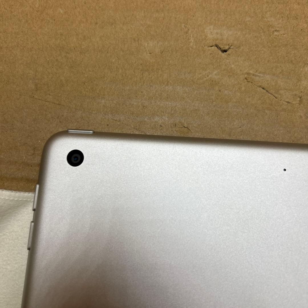 専用　Apple iPad (第8世代) 32GB シルバー