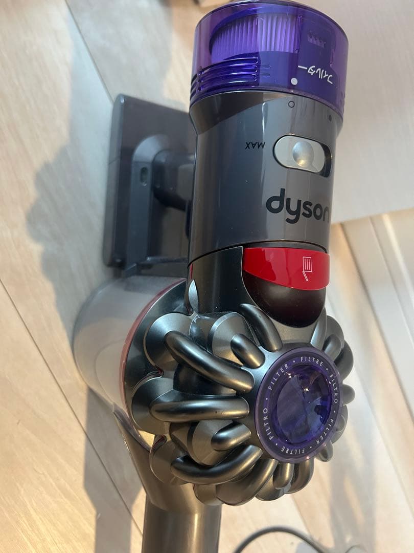 【4/12まで】ダイソン Dyson V8 Slim Fluffy スタンド付き