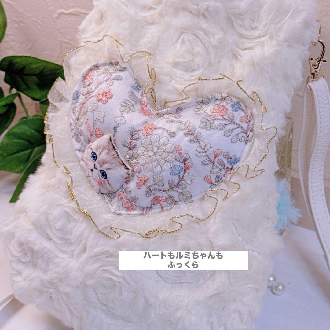 あ*き様 コヤンイサムチョン♡ミントブルーうさルミちゃんの薔薇ファーインド刺繍の