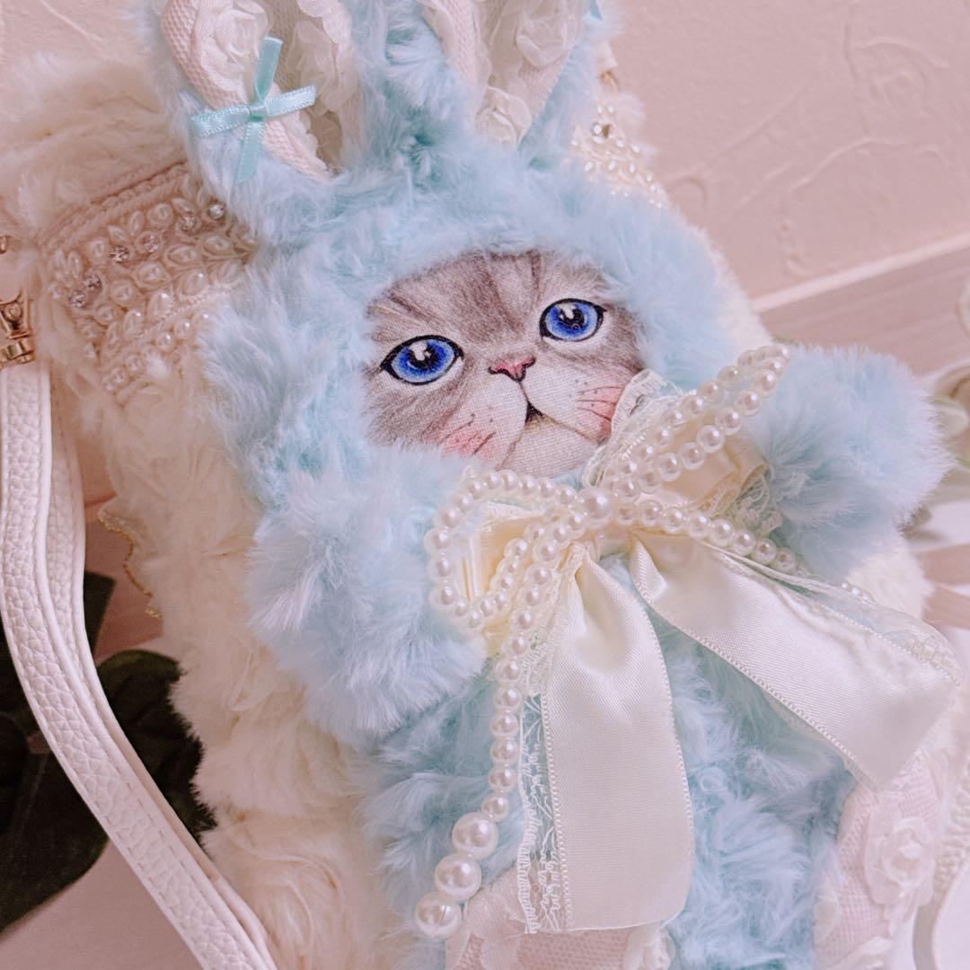 あ*き様 コヤンイサムチョン♡ミントブルーうさルミちゃんの薔薇ファーインド刺繍の