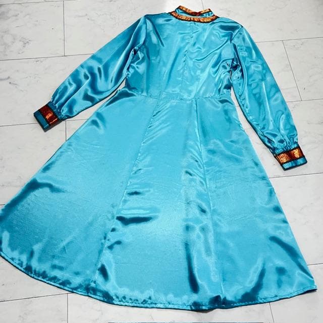 超美品★モンゴル民族衣装デール＆タッセルイヤリングセット ステージ用 水色、金茶