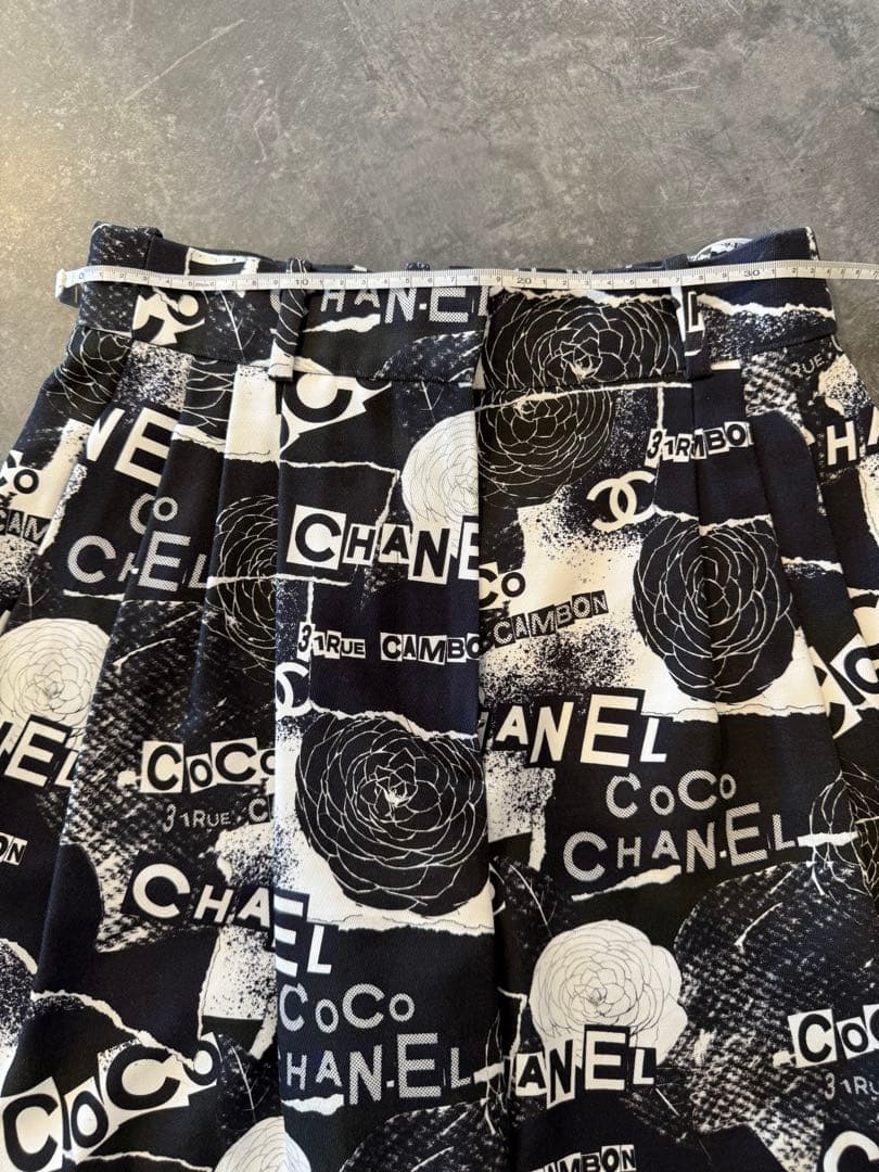 CHANELシャネル　ロゴカメリア　ココマークボタン　ハイウエストショートパンツ
