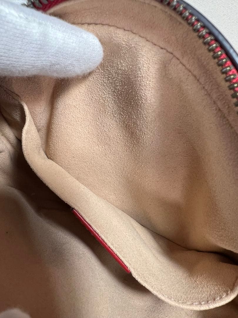 極美品　GUCCI グッチ　ボディバッグ　GGマーモント 476434 レッド