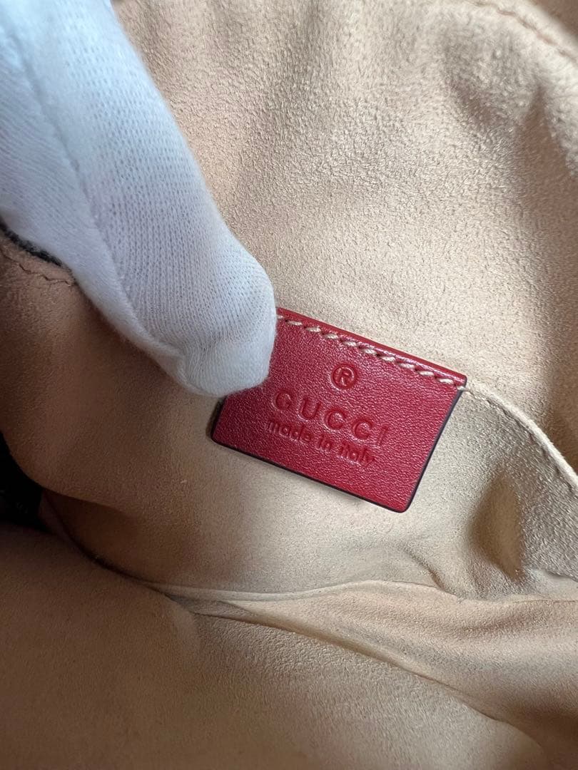 極美品　GUCCI グッチ　ボディバッグ　GGマーモント 476434 レッド