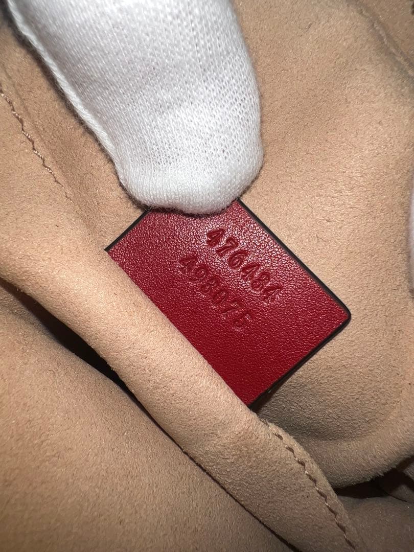 極美品　GUCCI グッチ　ボディバッグ　GGマーモント 476434 レッド