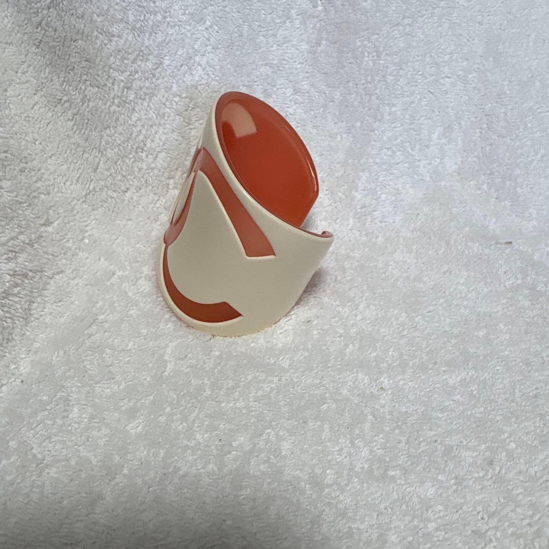 CHANEL ピンク　バングル