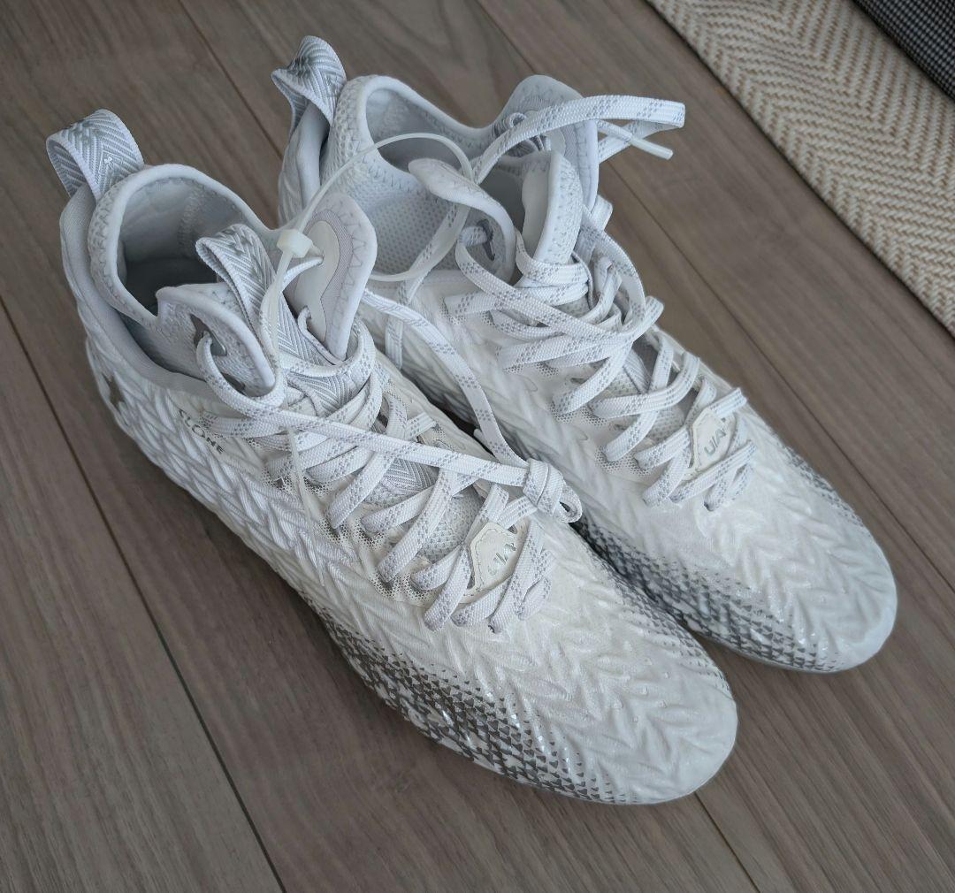 最安値！UA SPOTLIGHT CLONE 3.0 アメフト スパイク