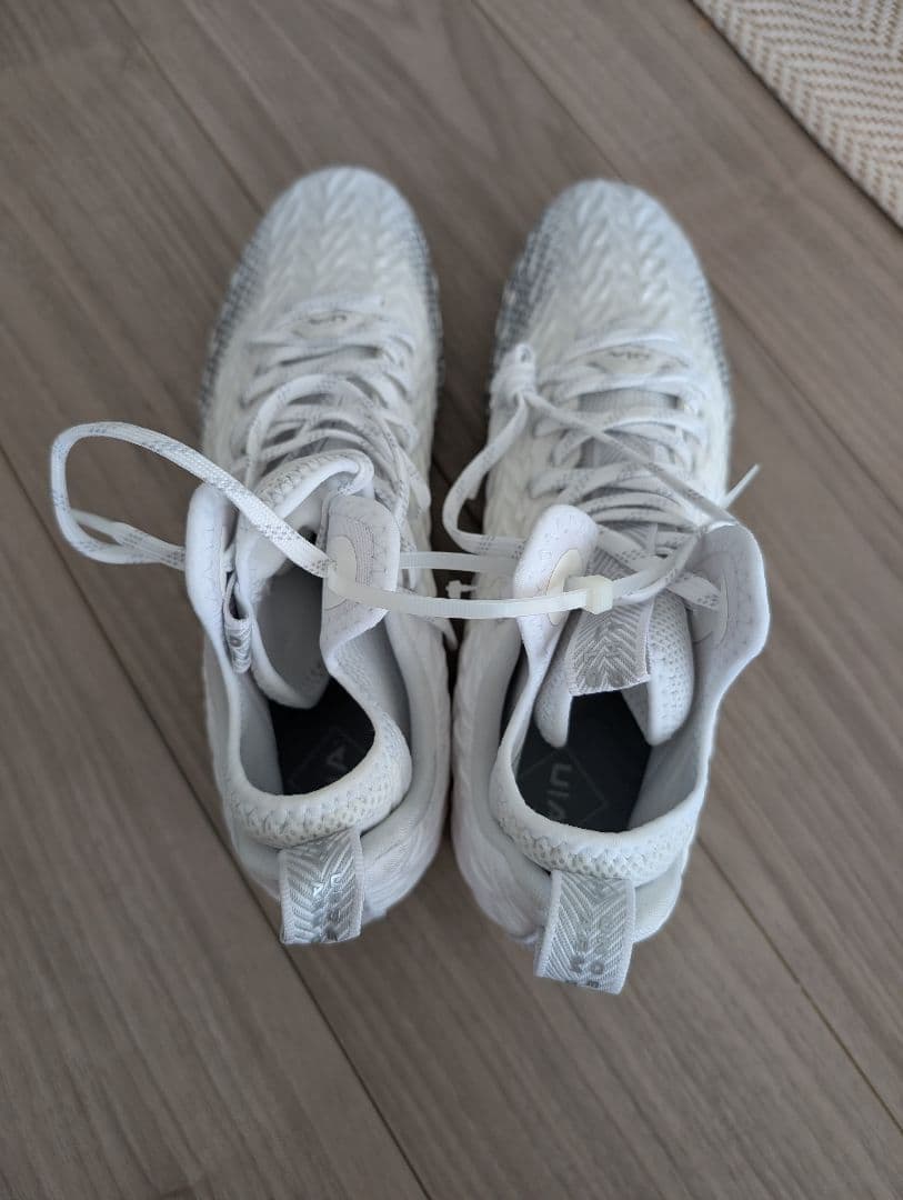 最安値！UA SPOTLIGHT CLONE 3.0 アメフト スパイク