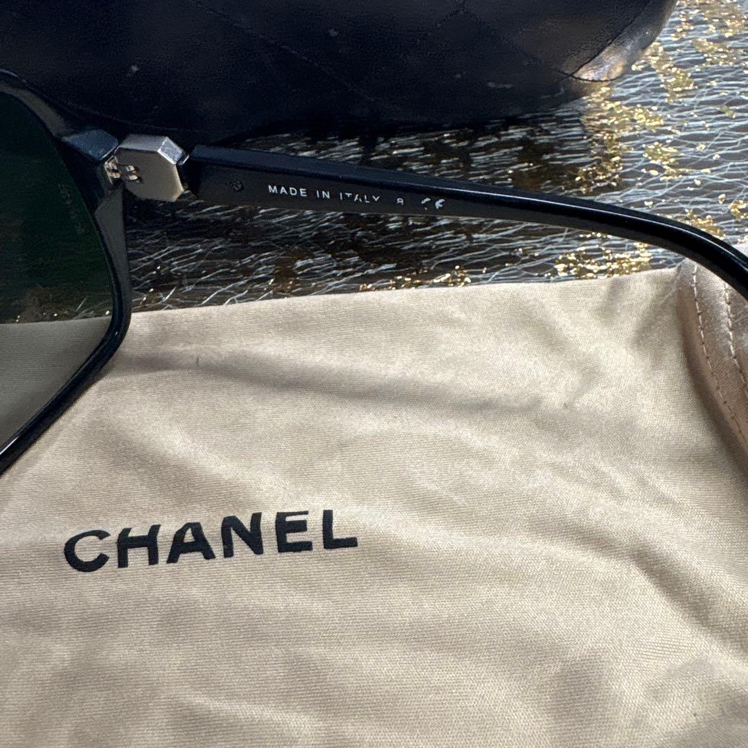 CHANEL ブラックサングラス