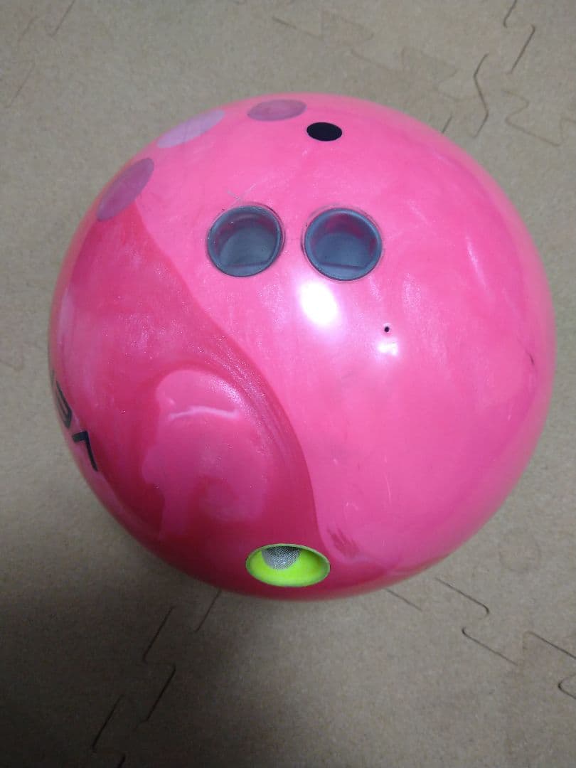 ボウリングボール14ポンド べノムピンクパール
