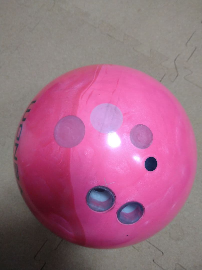 ボウリングボール14ポンド べノムピンクパール