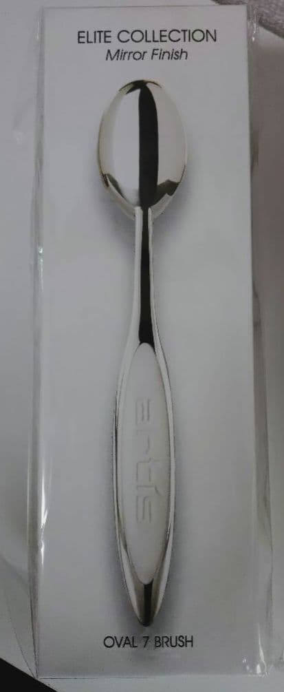 新品未開封アーティスメイクアップブラシ　エリートコレクション オーバル7ホワイト