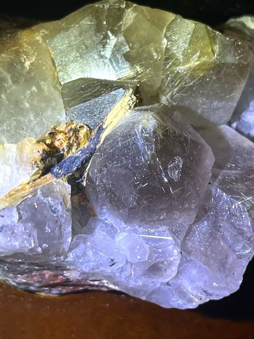 ルチルクォーツ　タイチンルチルクォーツ　クラスター　天然石　ルチル触れます！