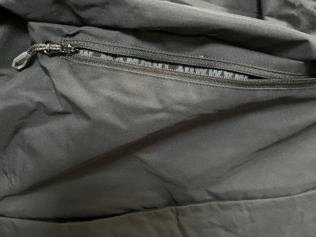 MAMMUT 黒 ダウンジャケット フード付き