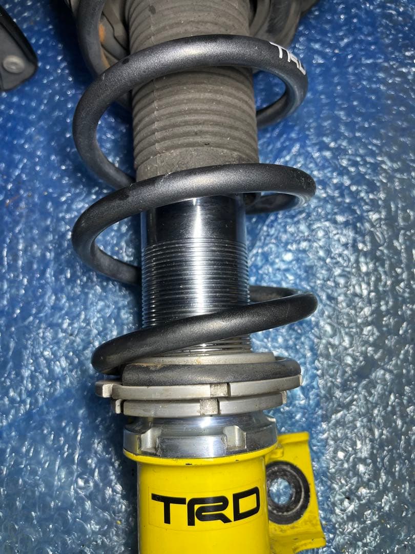 TRD 全長式サスペンション　車高調フルタップ 86 BRZ ZN6 ZC6