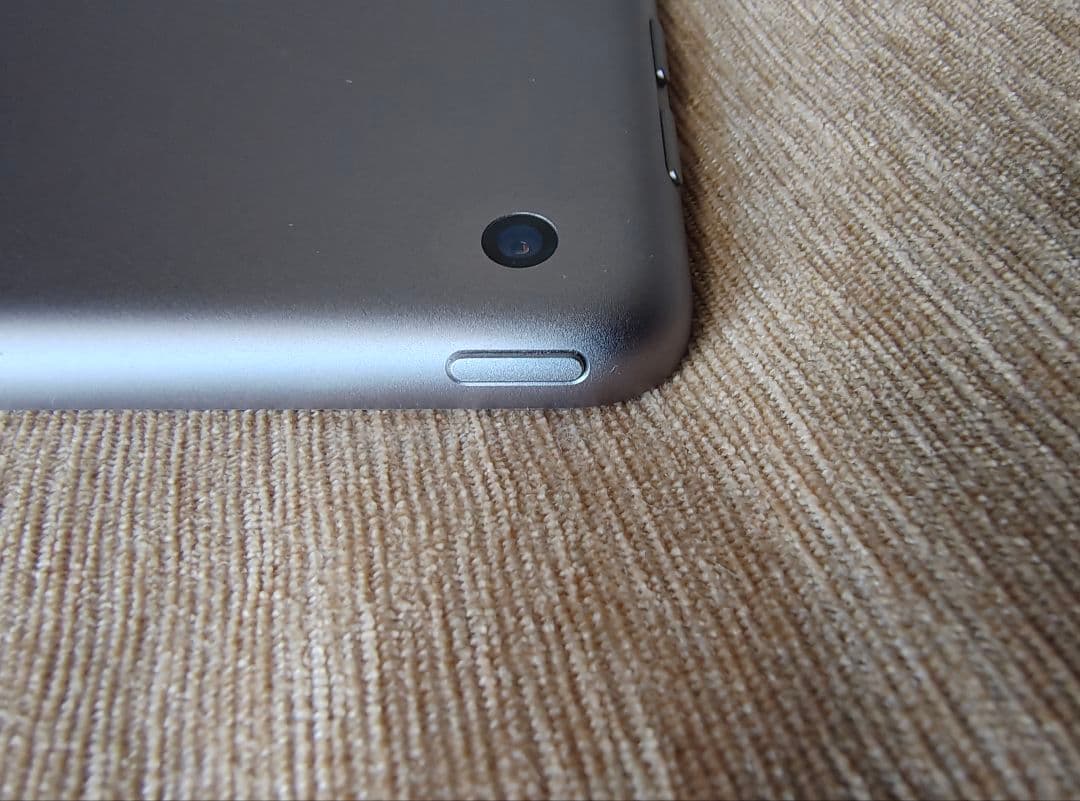 iPad 第6世代 128GB WiFiモデル スペースグレイ 美品