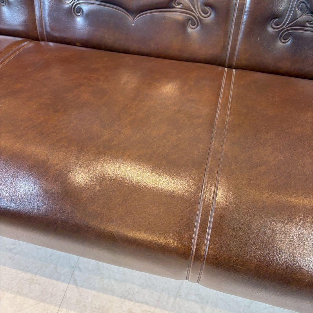 ヴィンテージレザー　3人掛けソファ アームチェア クラシック　喫茶店　レトロ