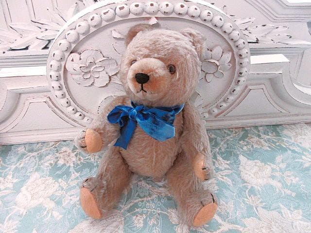 小振りの ハーマンベア　アンティーク　☆　パニエ付き　テディベア