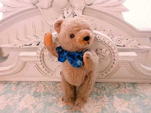小振りの ハーマンベア　アンティーク　☆　パニエ付き　テディベア