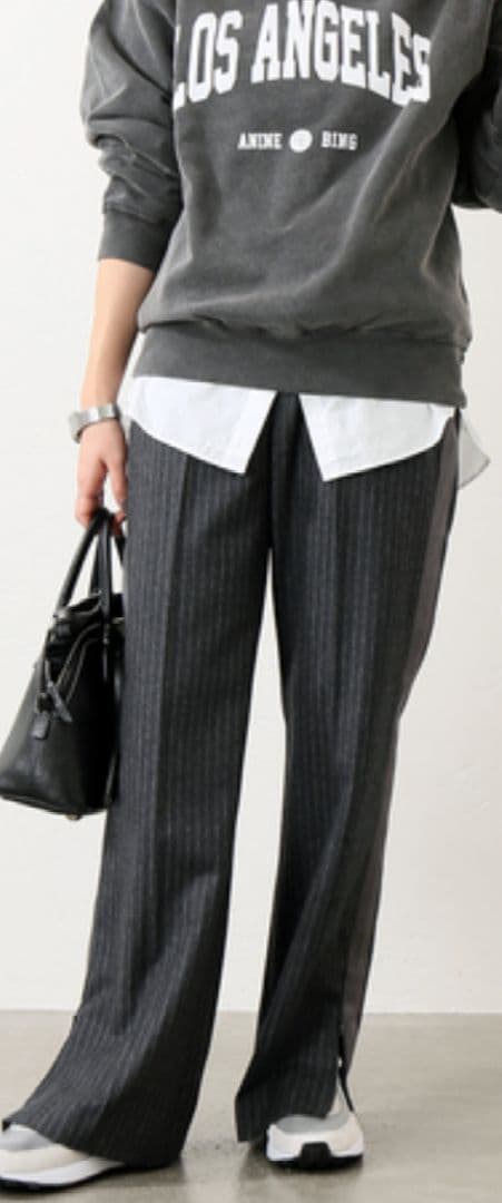 もも様C6915 黒ニット×ジップパンツコーデ