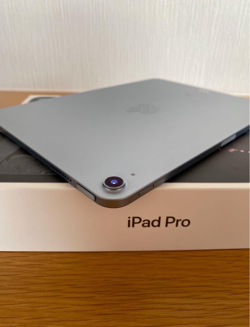iPad Air 本体　比較的美品　バッテリー良好　純正スマートキーボード付