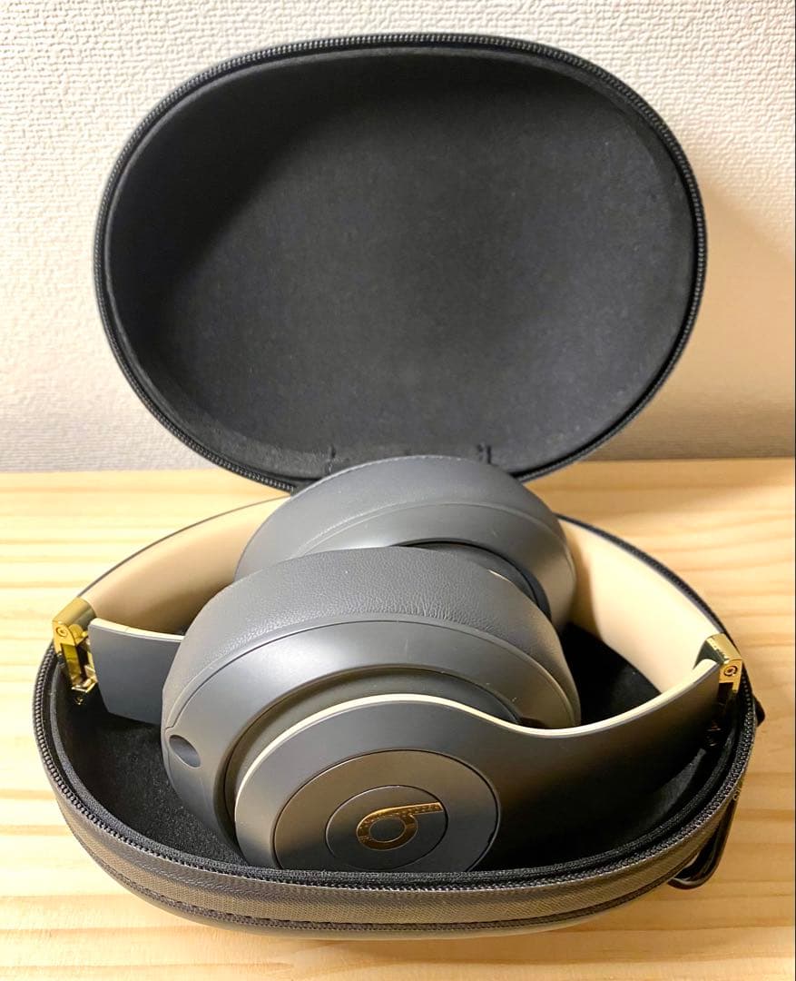 Beats studio3 ワイヤレスヘッドホン ブラック/ゴールド