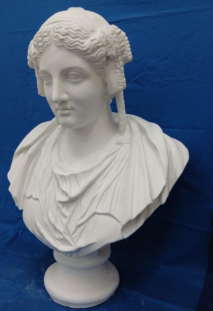 パシャント胸像。石膏像高さ(80cm)