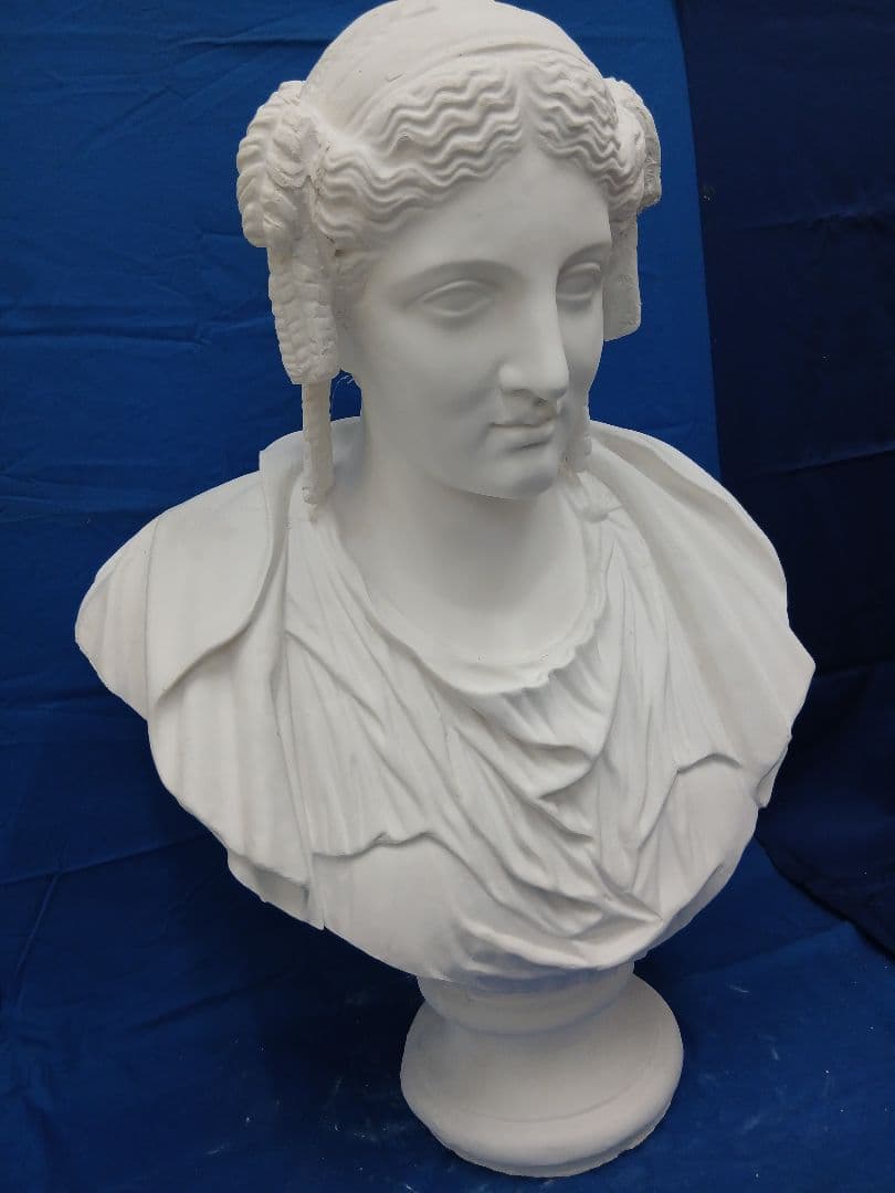 パシャント胸像。石膏像高さ(80cm)