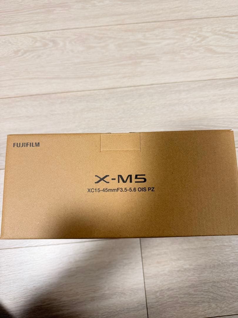 FUJIFILM X-M5 ミラーレスカメラ 15-45mmレンズ付き