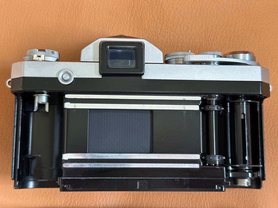 Nikon F アイレベル ボディ（前期型 ）、レンズ35mm 、135mm