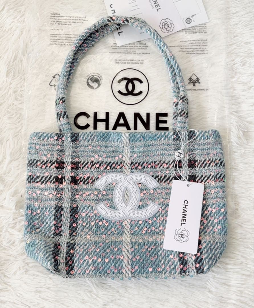新品CHANELシャネルビューティーノベルティバッグ　ツィードスパンコール