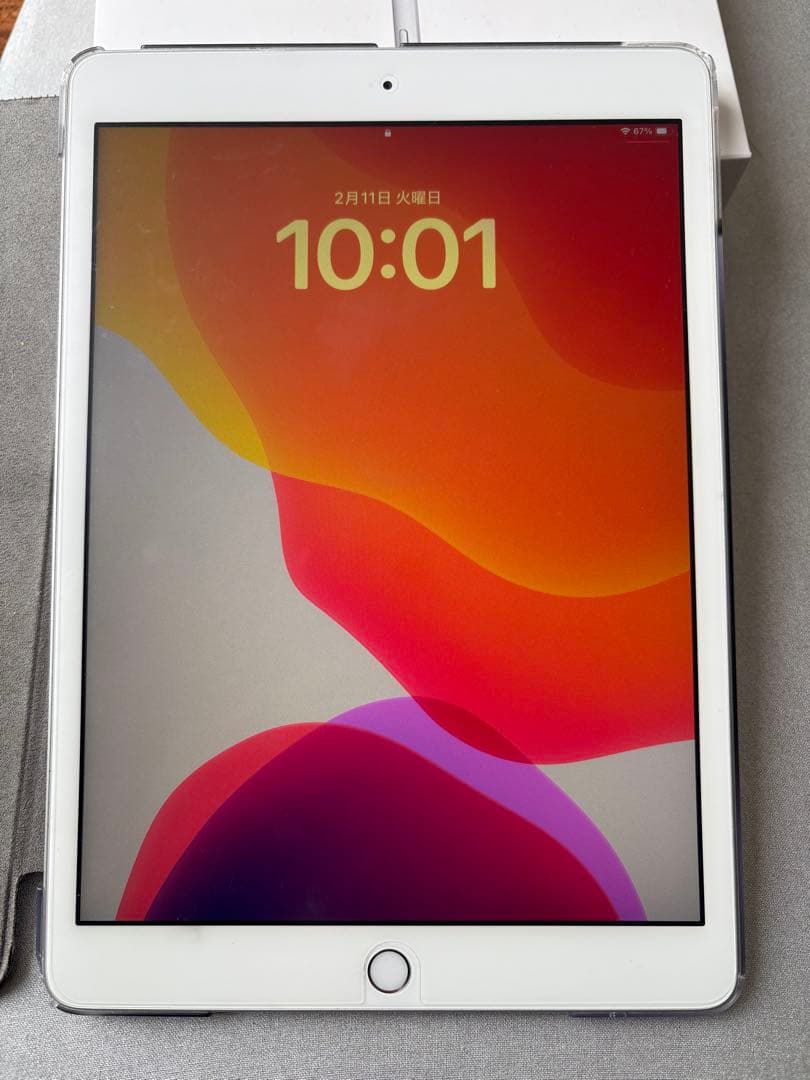 iPad (第7世代) シルバー 32GB 本体　箱とカバー付き
