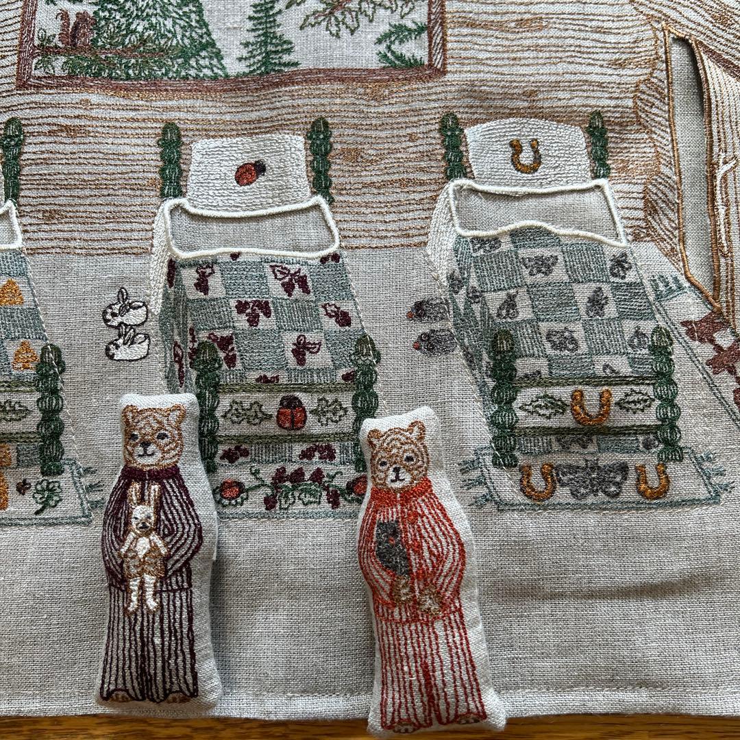 コーラル&タスク Coral&Tusk ３匹のクマのクッションカバー　新作