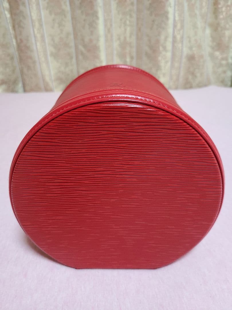 【美品】ルイヴィトン　エピ　カンヌ　レッド ※収納ケース、鍵付き