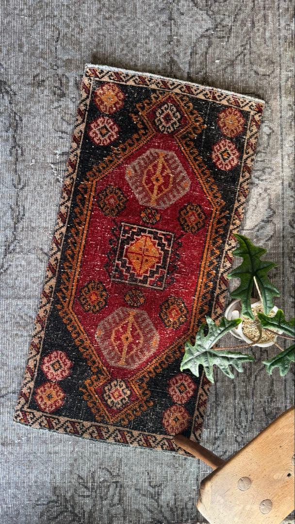 48×93 “Paper balloons” ViNTAGE RUG