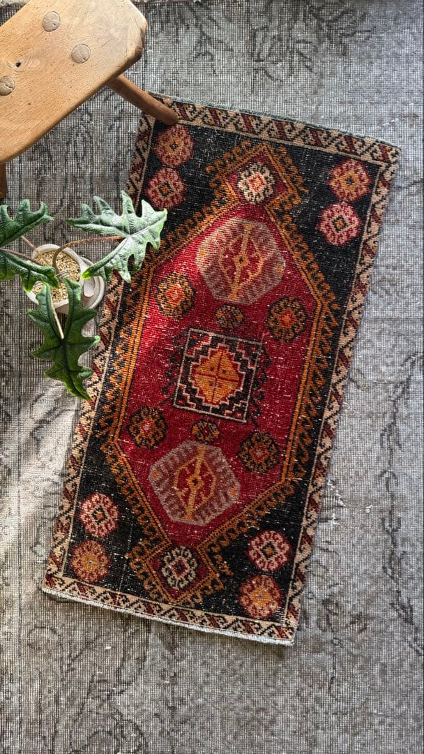 48×93 “Paper balloons” ViNTAGE RUG