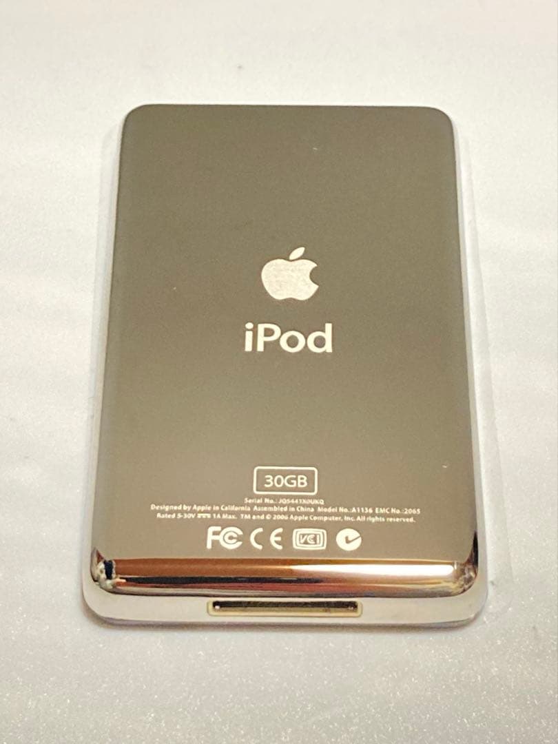 綺麗なApple iPod classic 第5世代 30GB 白 ホワイト