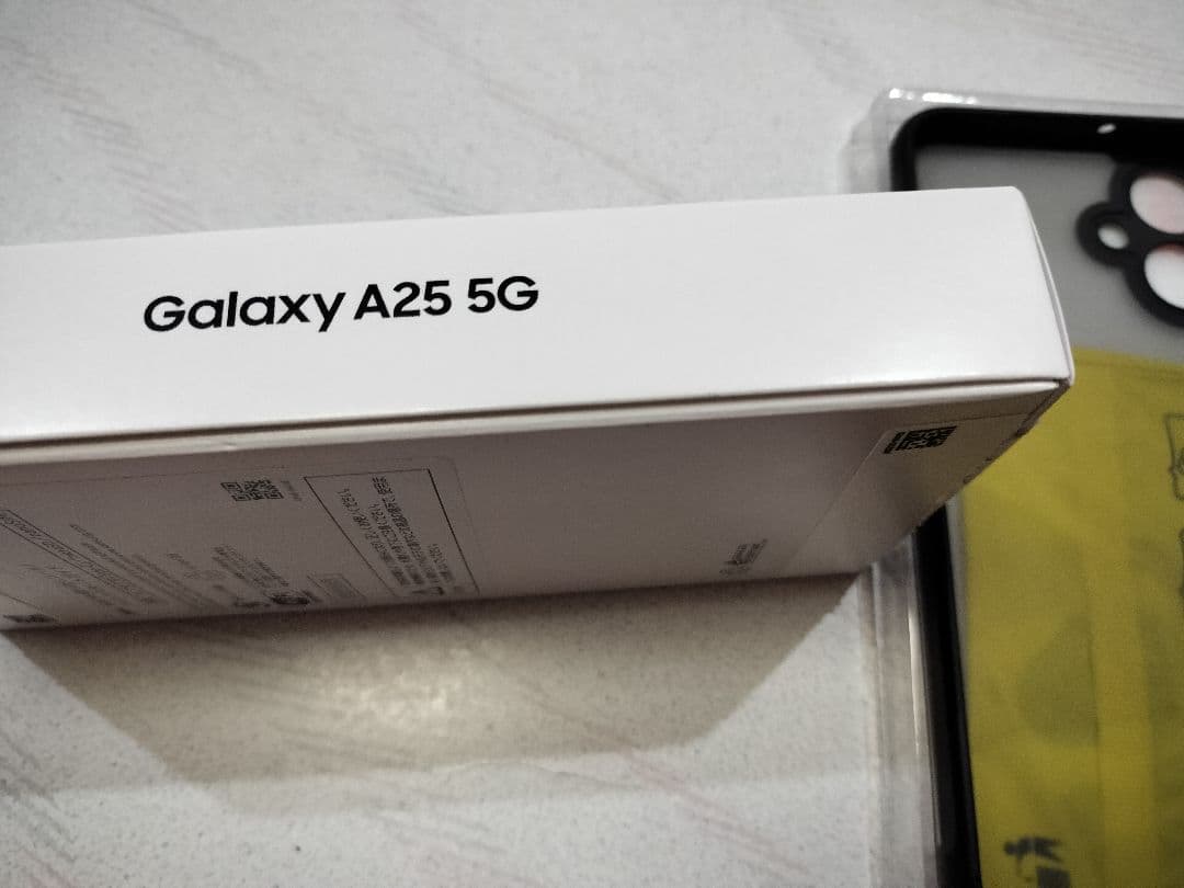 Samsung Galaxy A25 5G ケース、画面フイルム付き