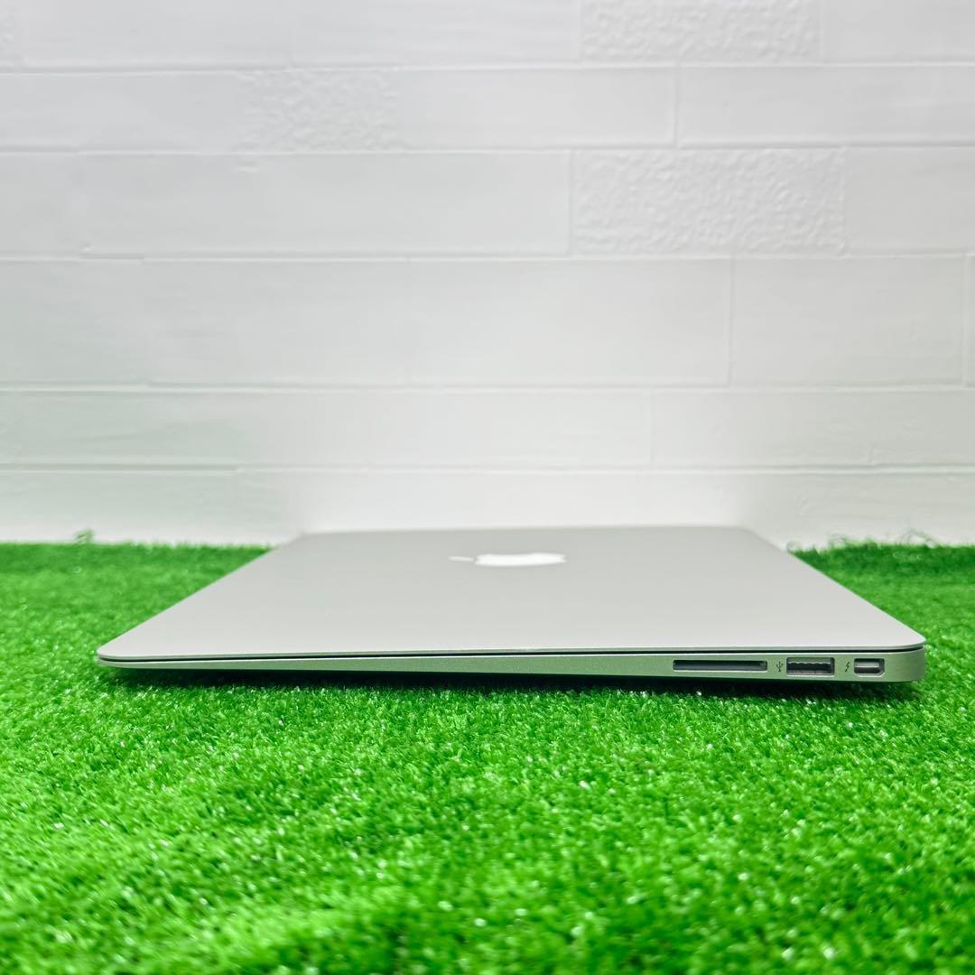 MacBook Air 13インチ Core i5 8GB SSD256GB